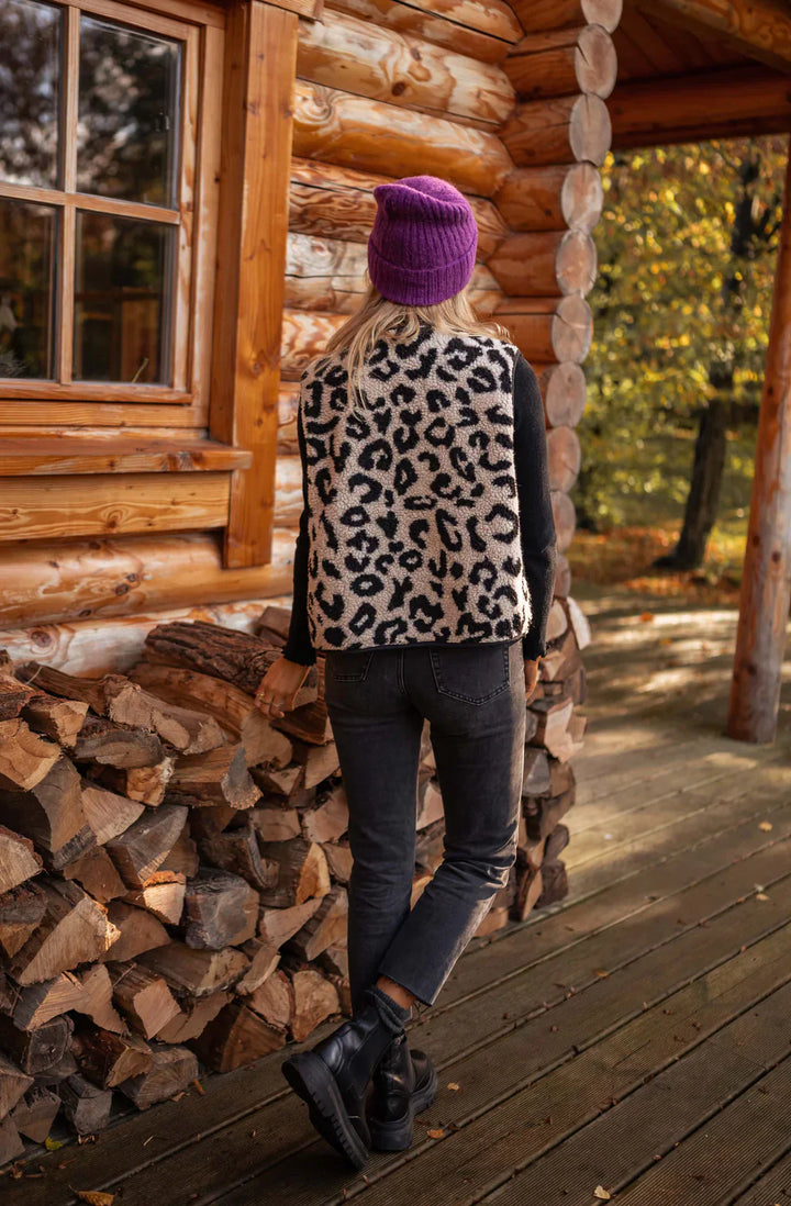 ASTRID™ | The Leopard Knit Waistcoat