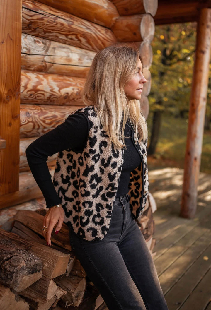 ASTRID™ | The Leopard Knit Waistcoat