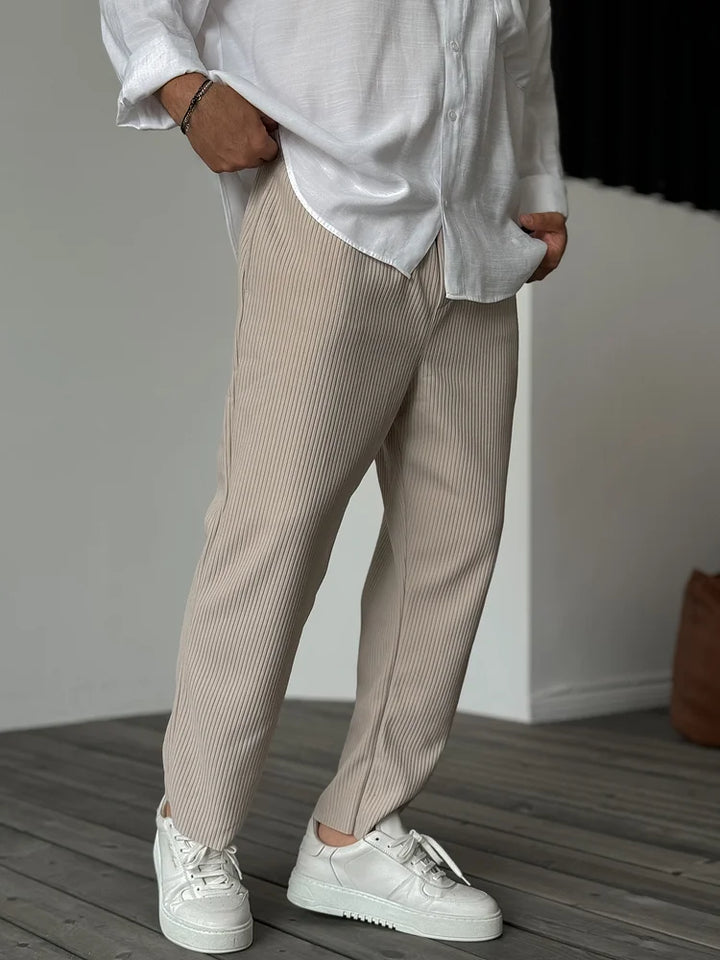 Yrian – Relaxed Ribbed Trousers